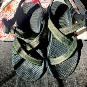 Men’s Chacos Size 9